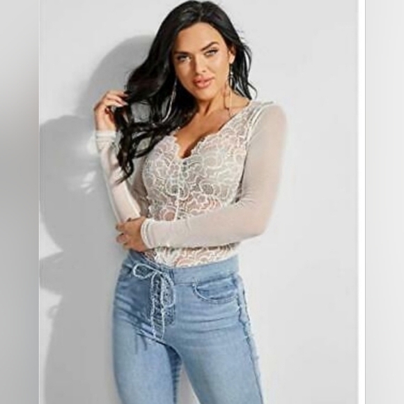 NWOT GUESS Sz L Ivory color Sariyah Sheer Lace & Mesh Bodysuit - Picture 3 of 8